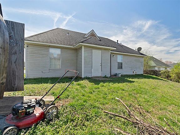 5th image of 2534 Durham Dr