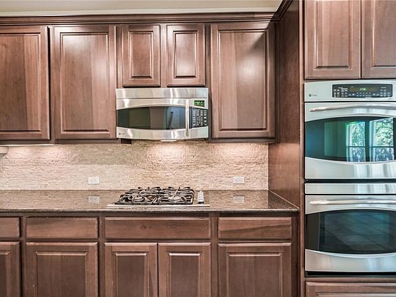 5th image of 8508 Alophia Dr