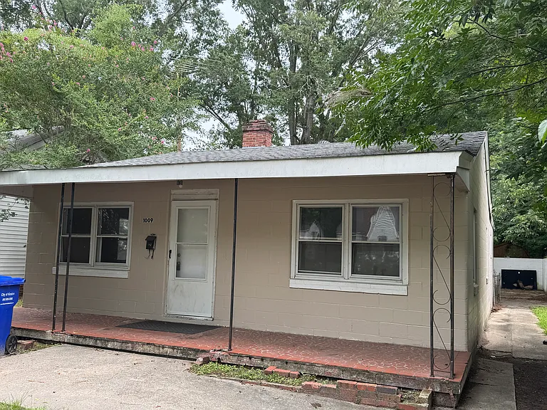 1009 Westover Ave — Photo 1