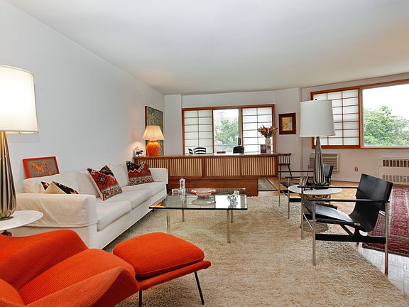 3rd image of 12 Old Mamaroneck Rd APT 5C