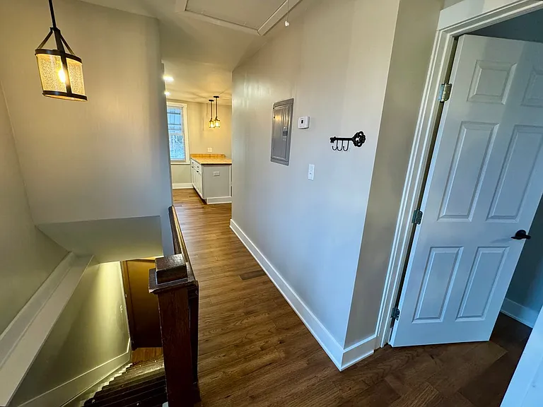 931 Baldwin St — Photo 11