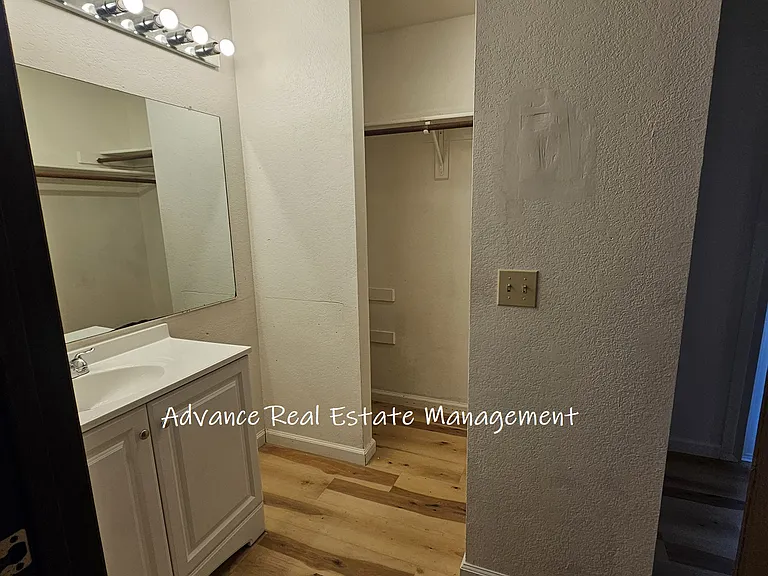 5 Eckert Ct — Photo 17