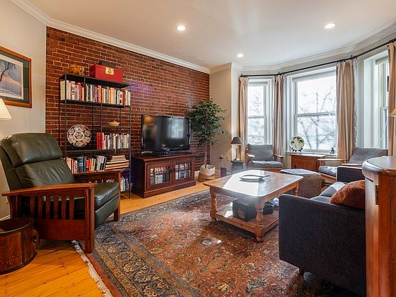 2nd image of 23 Monument Sq #3