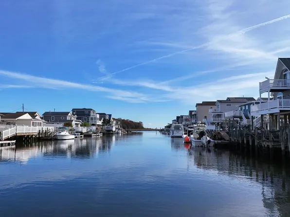 107 E Sail Dr, Tuckerton, NJ 08087