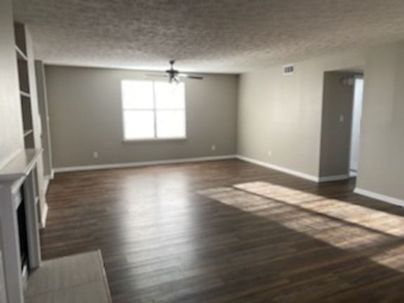 4th image of 3017 Marble Hill Blvd