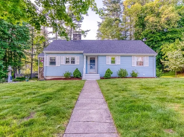 37 Morningside Dr, Walpole, MA 02081