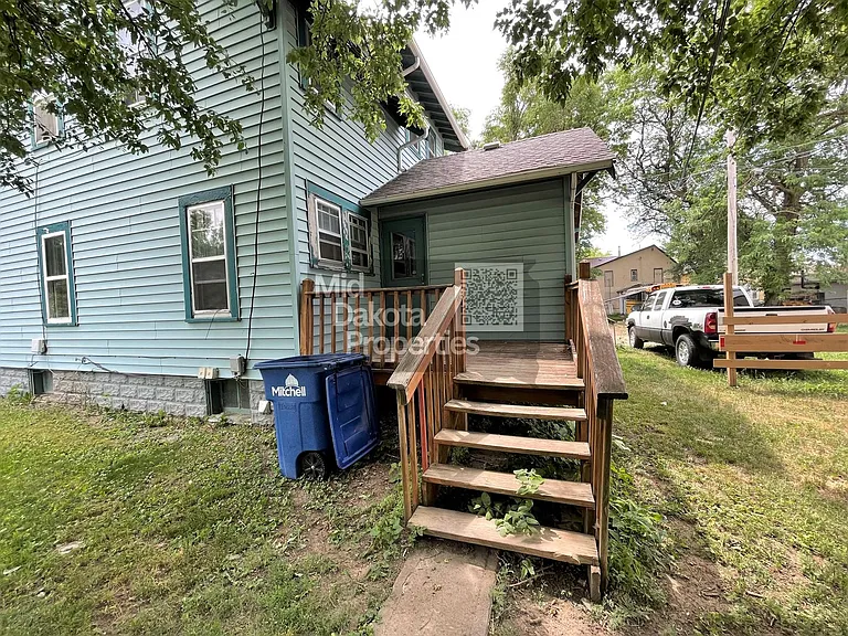 211 & 213 N Edmunds St — Photo 11