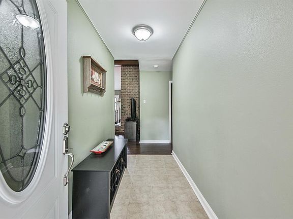4th image of 5620 Longshadow Dr