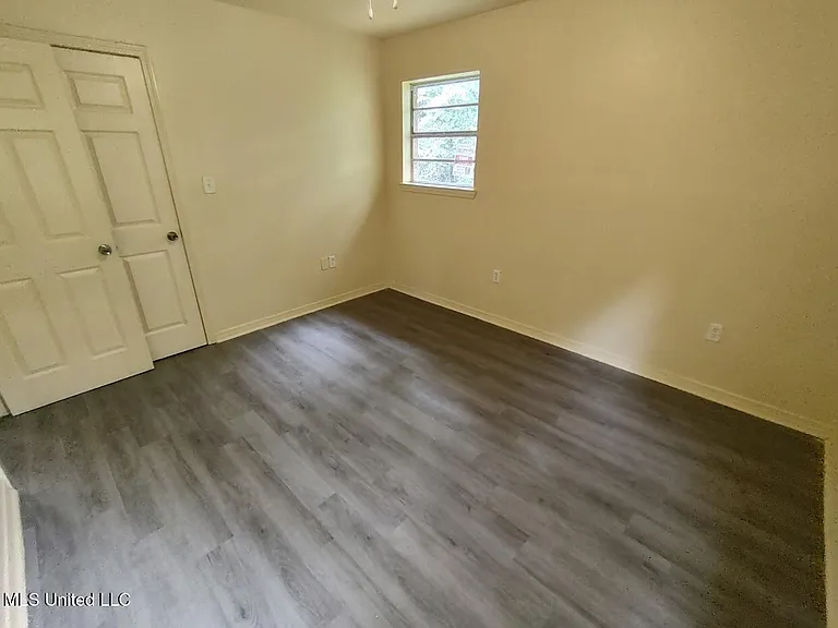 4807 King James Dr — Photo 11