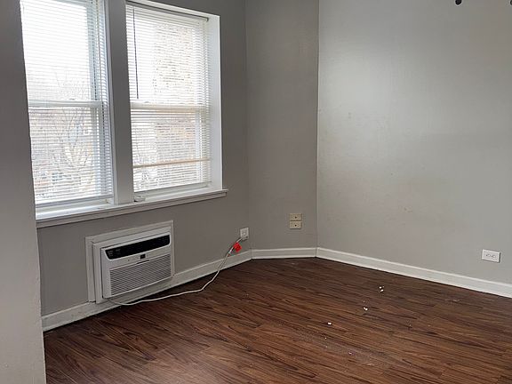 2nd image of 6726-2 N Glenwood Ave #309