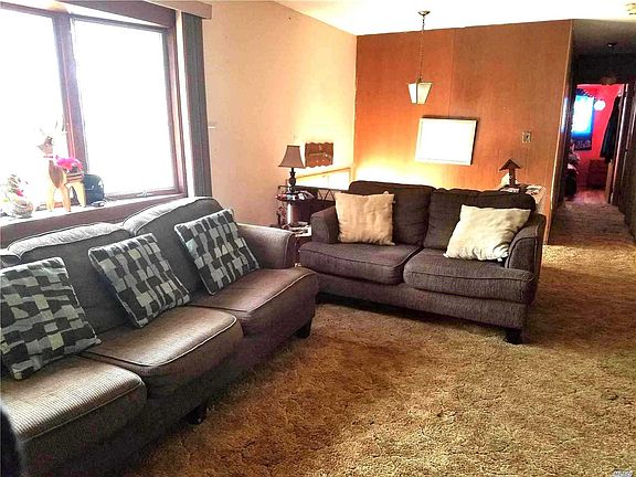 2nd image of 20 Clover Dr