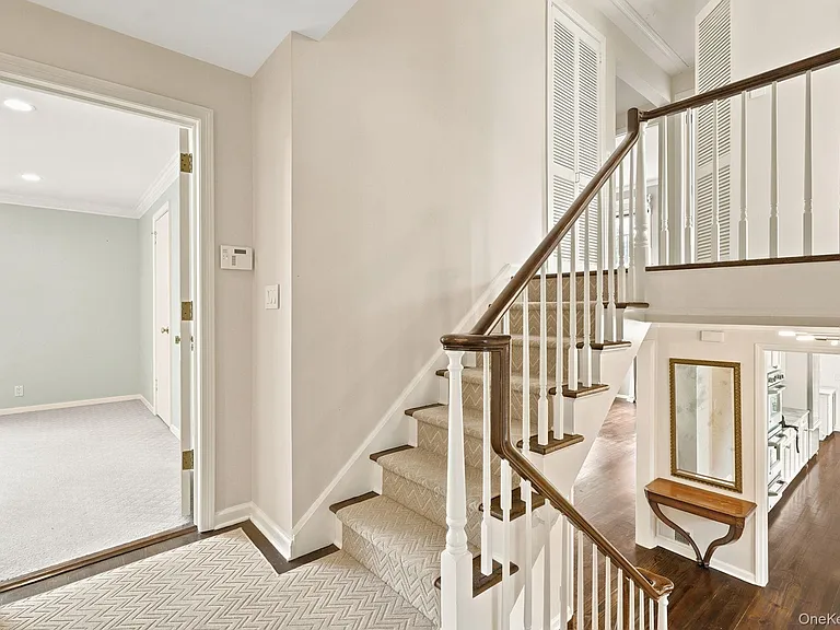 11 Tyler Rd — Photo 2