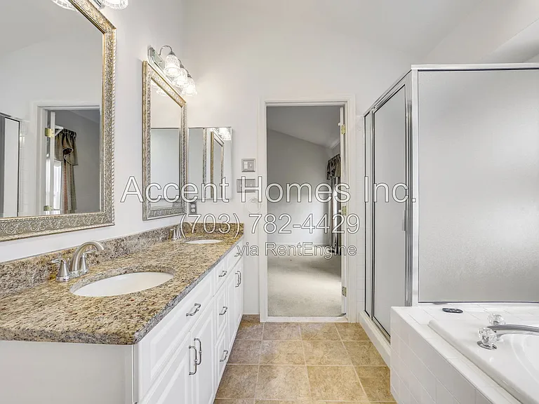 21217 Millwood Sq — Photo 33