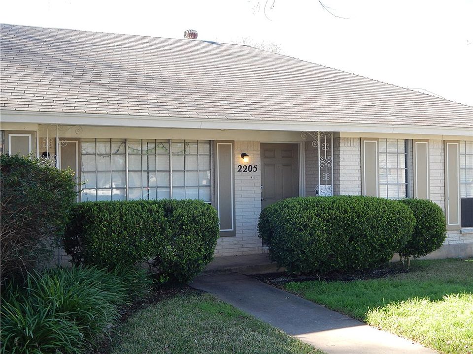 1st image of 2205 Teakwood Dr #A