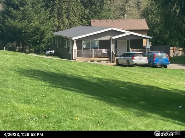 230 Home Town Drive, Kelso, WA 98626