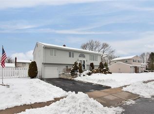 7 Cori St, Parlin, NJ 08859