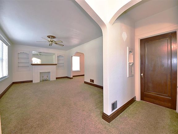 4th image of 5212 Winona Ave