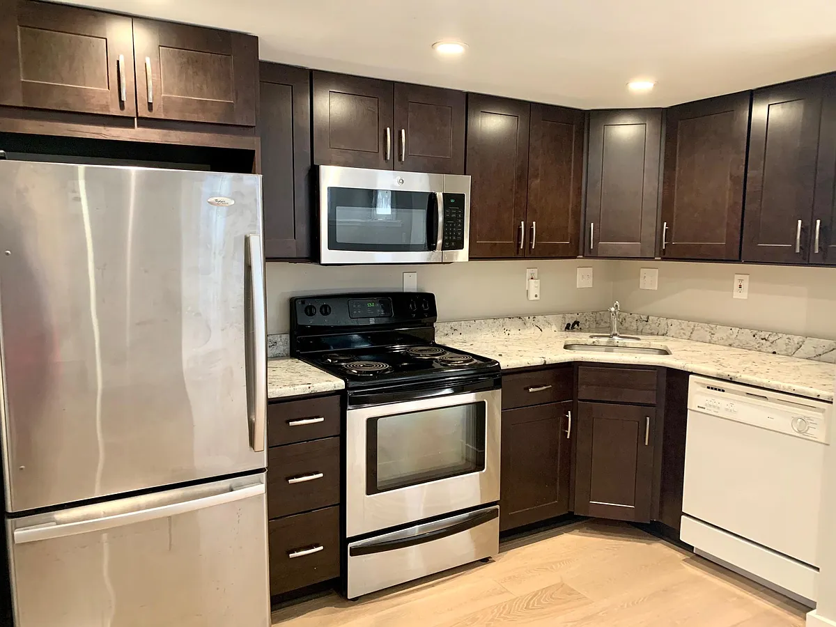 Premium kitchen with soft close cabinets and granite countertops - 1610 13th St NW #B