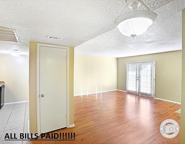 1st image of 1019 W Pioneer Pkwy APT L