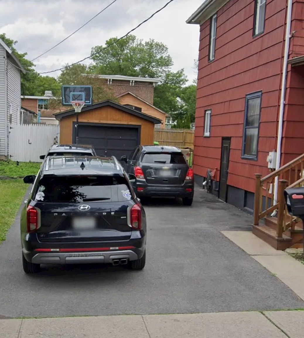 4 bed, 1.5 bath, 1500 sqft, $1,600 — Photo 4