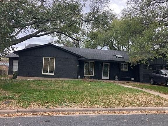 2nd image of 901 Newport Ave