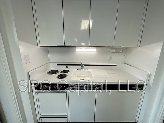 4th image of 5 Center Sq APT 38