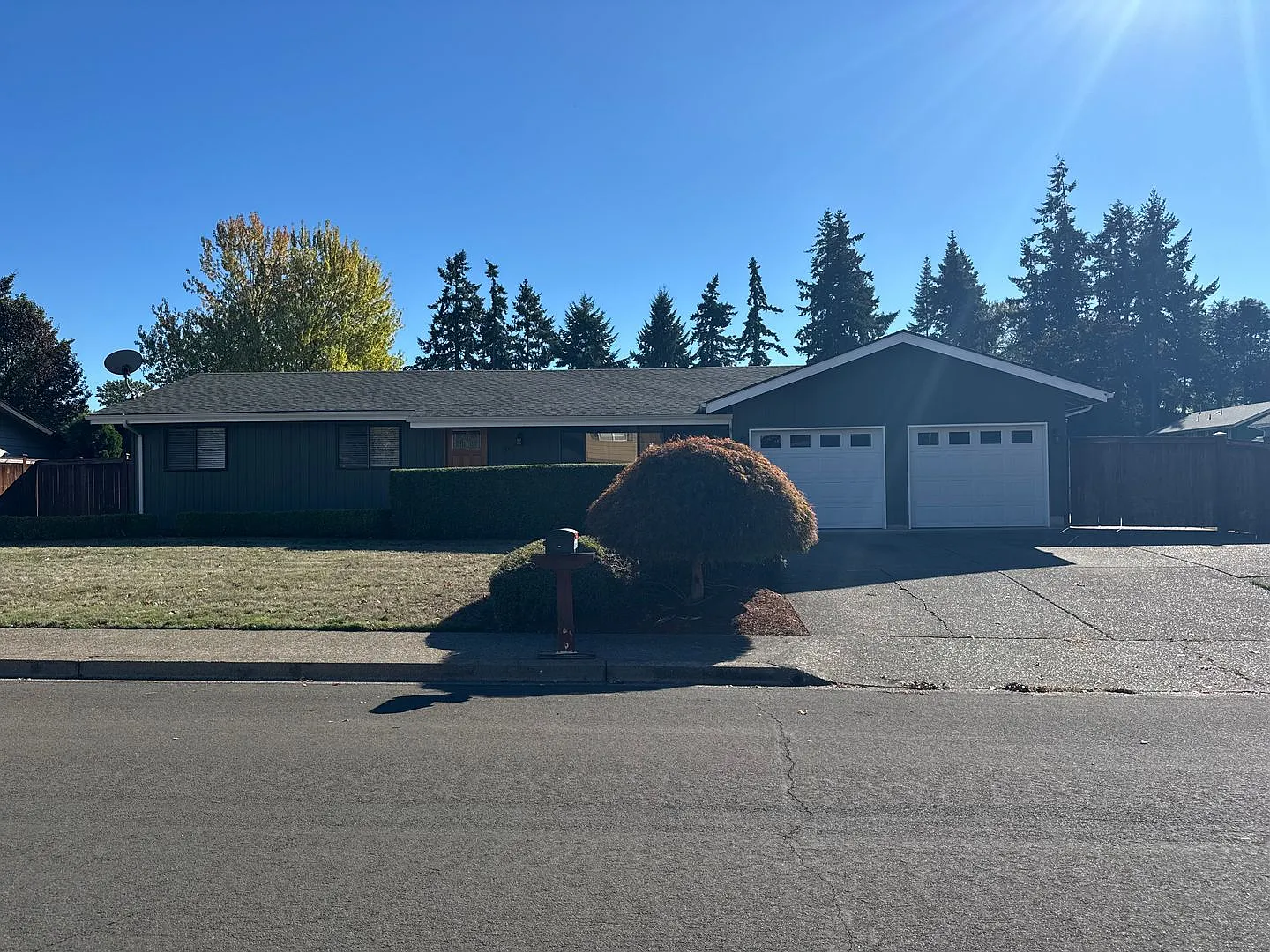 400 Kingsbury Ave photo 1