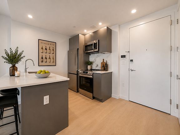 3rd image of 1499 Bedford Ave #5B