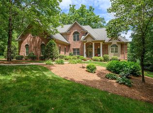 111 Wellsprings Ct, Pfafftown, NC 27040