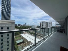 79 SW 12th St