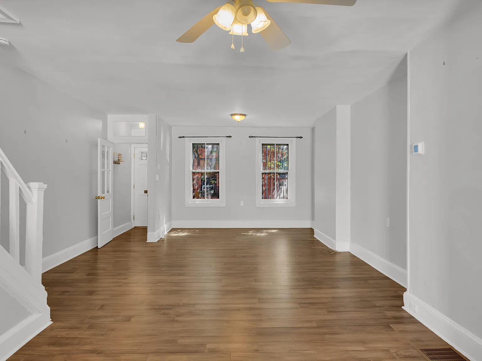 3 bed, 1.5 bath, 1194 sqft, $3,250 — Photo 3