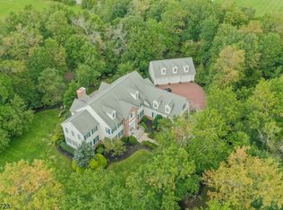 4 Raymond Ln, Belle Mead, NJ 08502