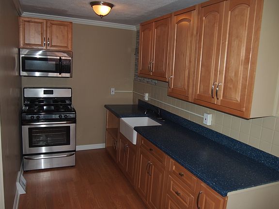 5th image of 727 Windsor Cir
