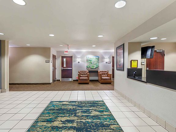 Lobby and Guest Check-in