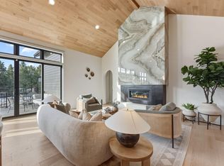 5240 Polaris Ln N, Plymouth, MN 55446