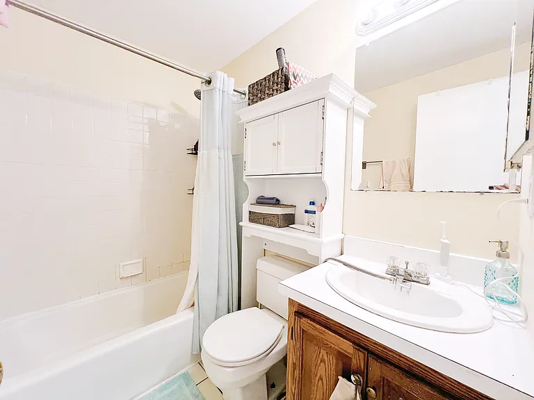 100 W Cedar St #3 — Photo 6