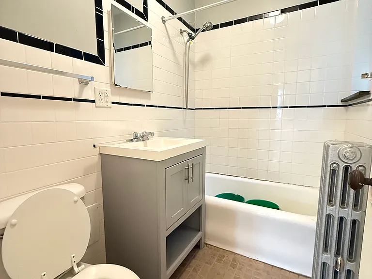 2053 N Sawyer Ave #2 — Photo 8