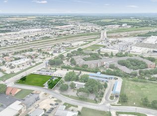 815 Pecan Grove Rd E, Sherman, TX 75090