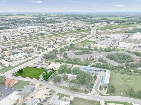 815 Pecan Grove Rd E, Sherman, TX 75090