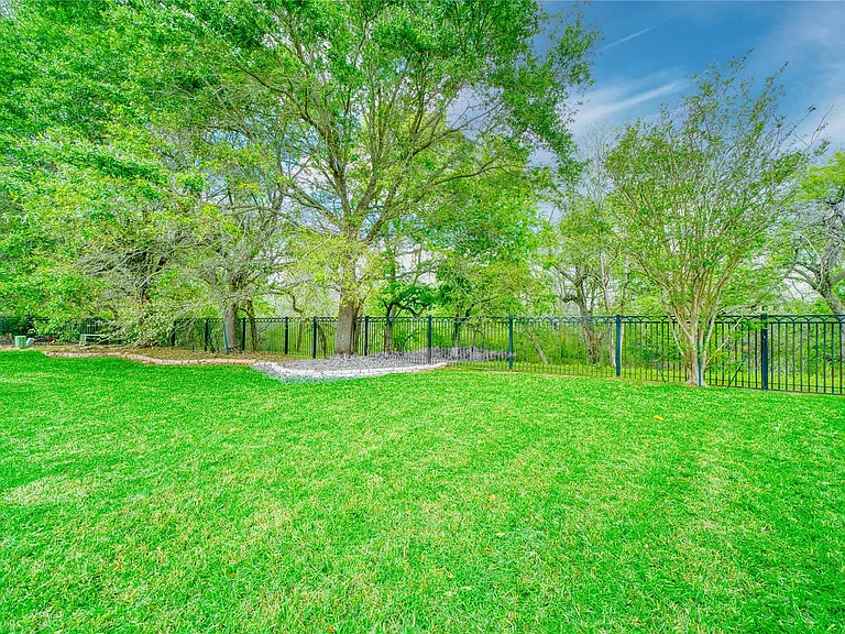 5619 Riverstone Crossing Dr — Photo 39