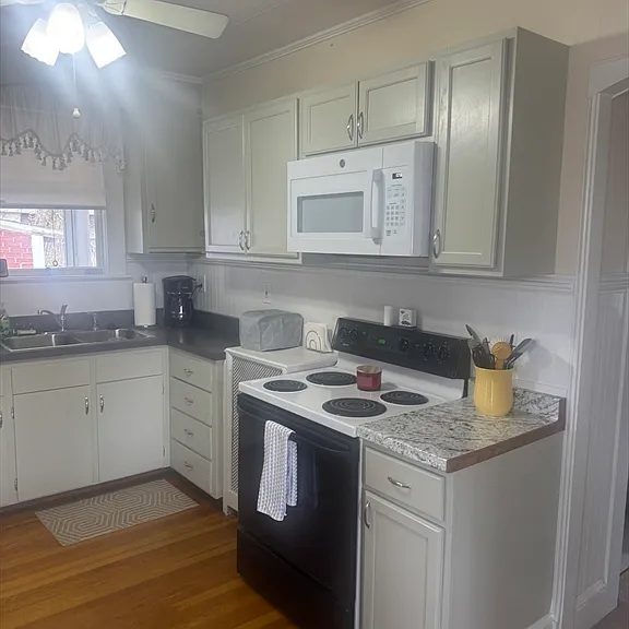 727 Main St #1 — Photo 6