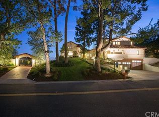 2102 La Cuesta Dr, Santa Ana, CA 92705