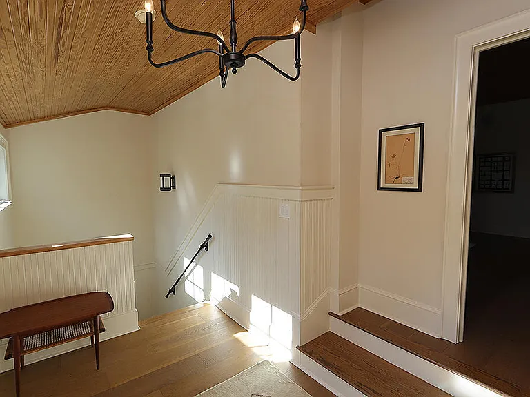 1027 Vance St — Photo 7