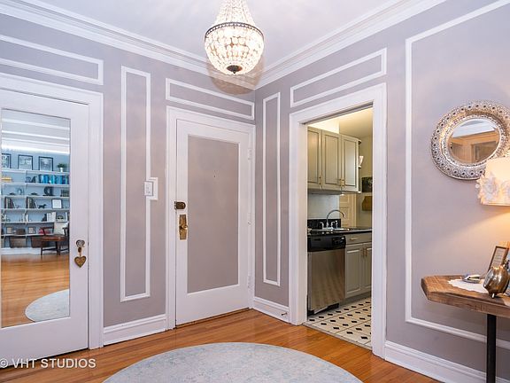 2nd image of 437 W Aldine Ave #21