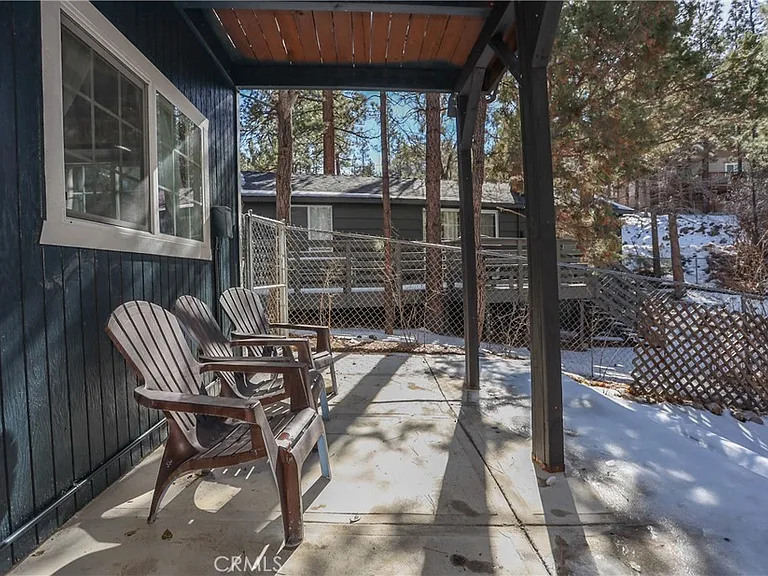 325 Hilltop Ln — Photo 20