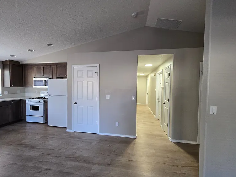 4631 Cherrybud Ct SE — Photo 5