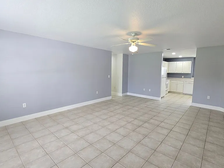 104 Charles Dr — Photo 2