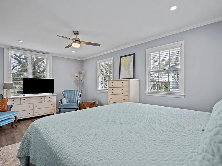109 River Dr — Photo 29