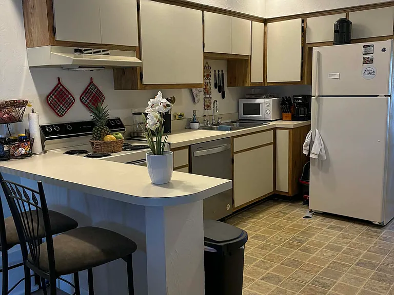 3417 SW Santa Barbara Pl #101 — Photo 8
