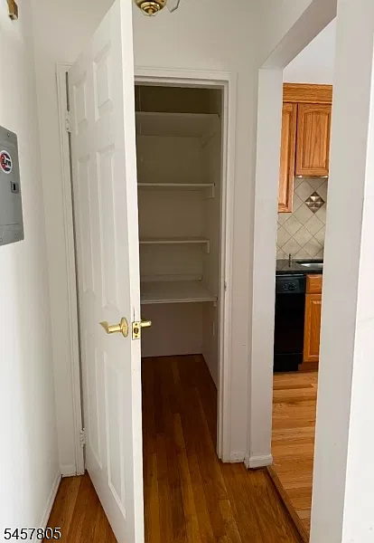 1 bed, 1.0 bath, $1,800 — Photo 4